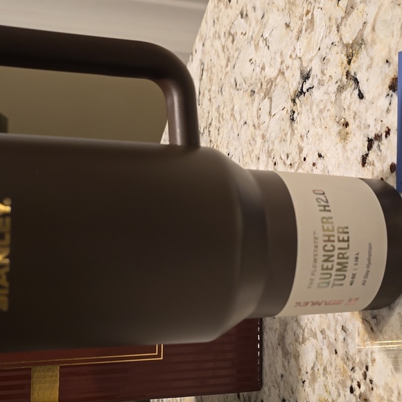 Stanley Limited Edition Chocolate Gold 40oz Quencher - Picture 3 of 13